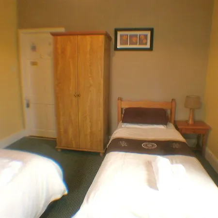 Rathmore House 3*