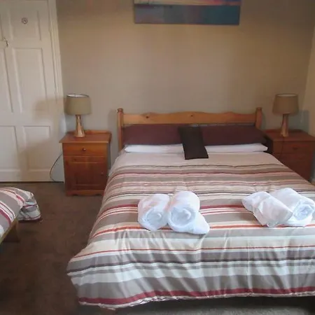 Rathmore House 3*