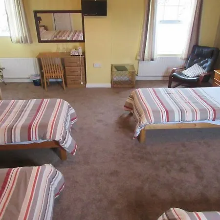 Rathmore House 3*